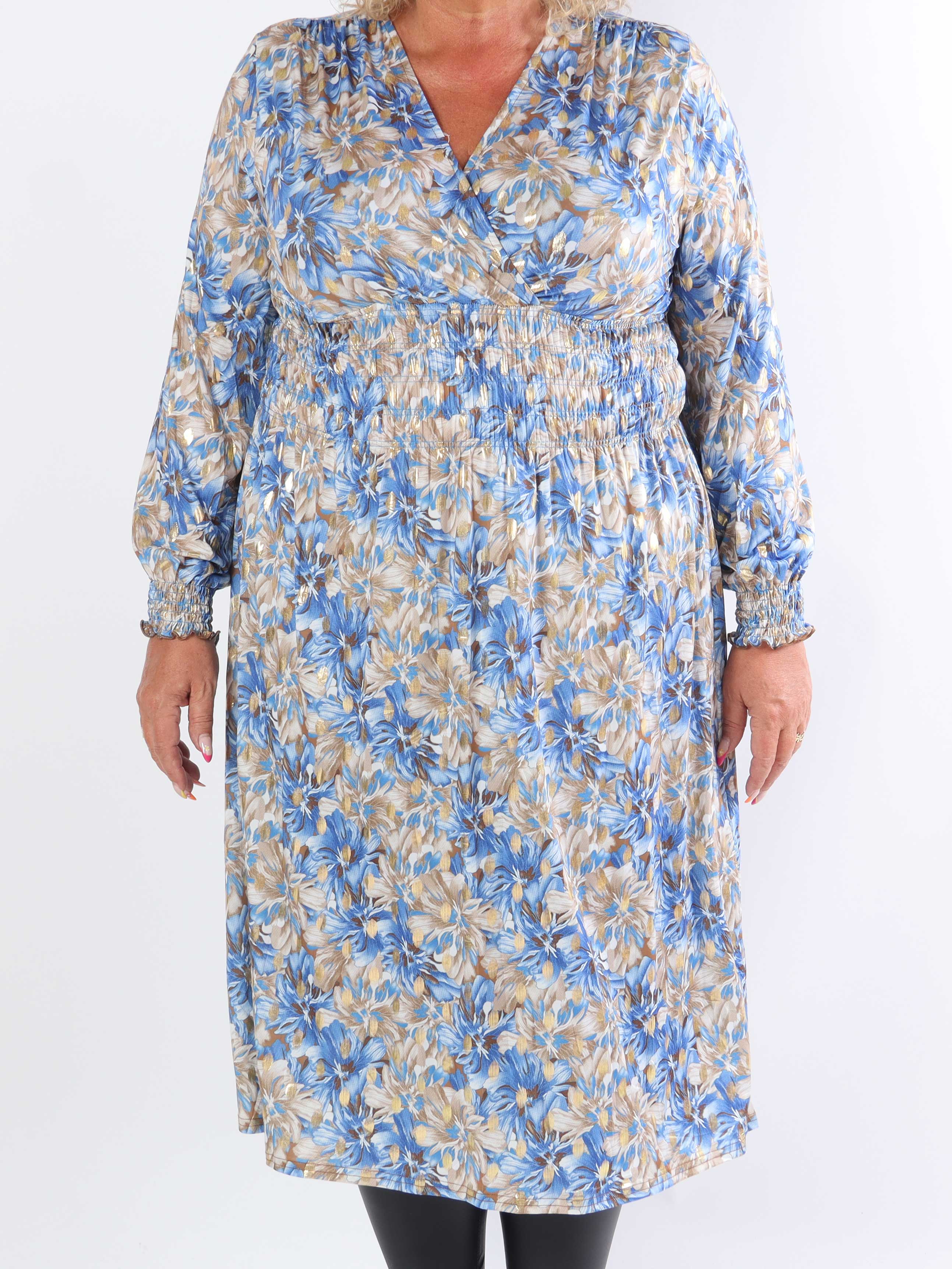 Pams Floral Midi L/S - Elastisk plus size kjole i krølfrit stof